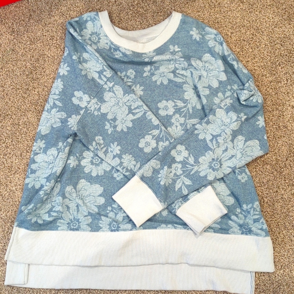Sweatshirt